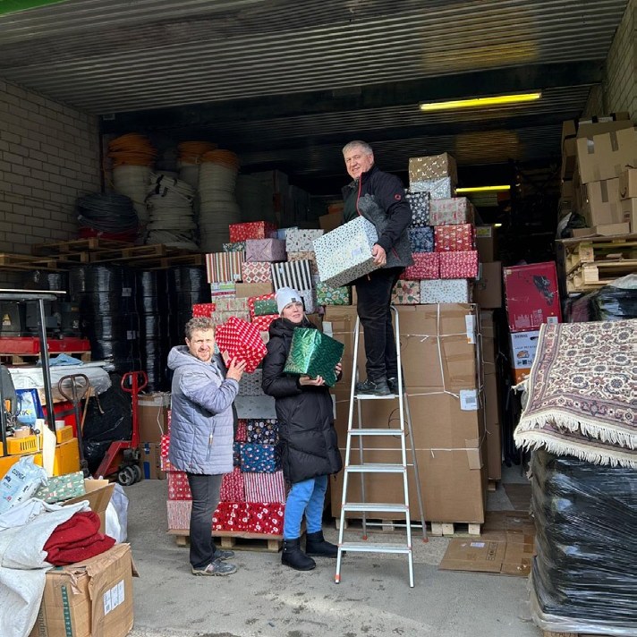 Verladung der Weihnachtsgeschenke – Foto 10