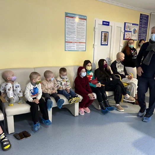 Besuch der onkologischen Abteilung im Krankenhaus von Tscherkassy