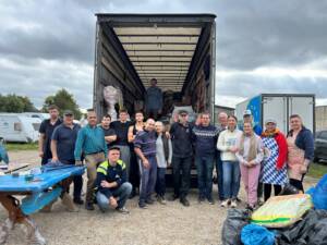 Helfer bei der Verladung