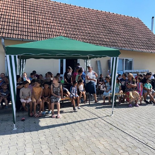 Durchführung von der Freizeit und Musikdienst