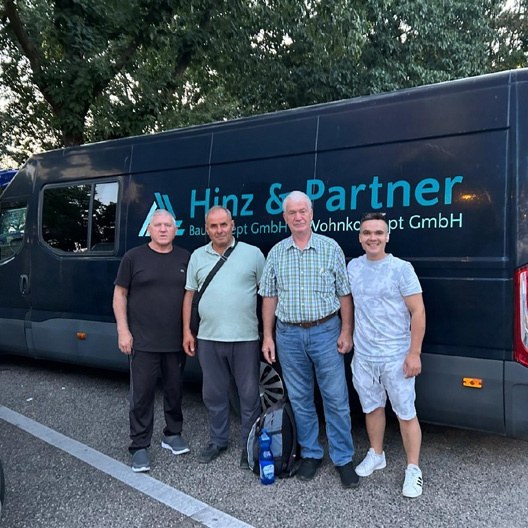 Treffen auf dem Parkplatz mit Pastor Peter aus Moldawien