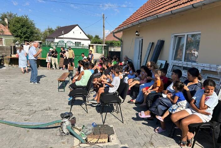 Kinder bei der Kinderfreizeit in Rumänien